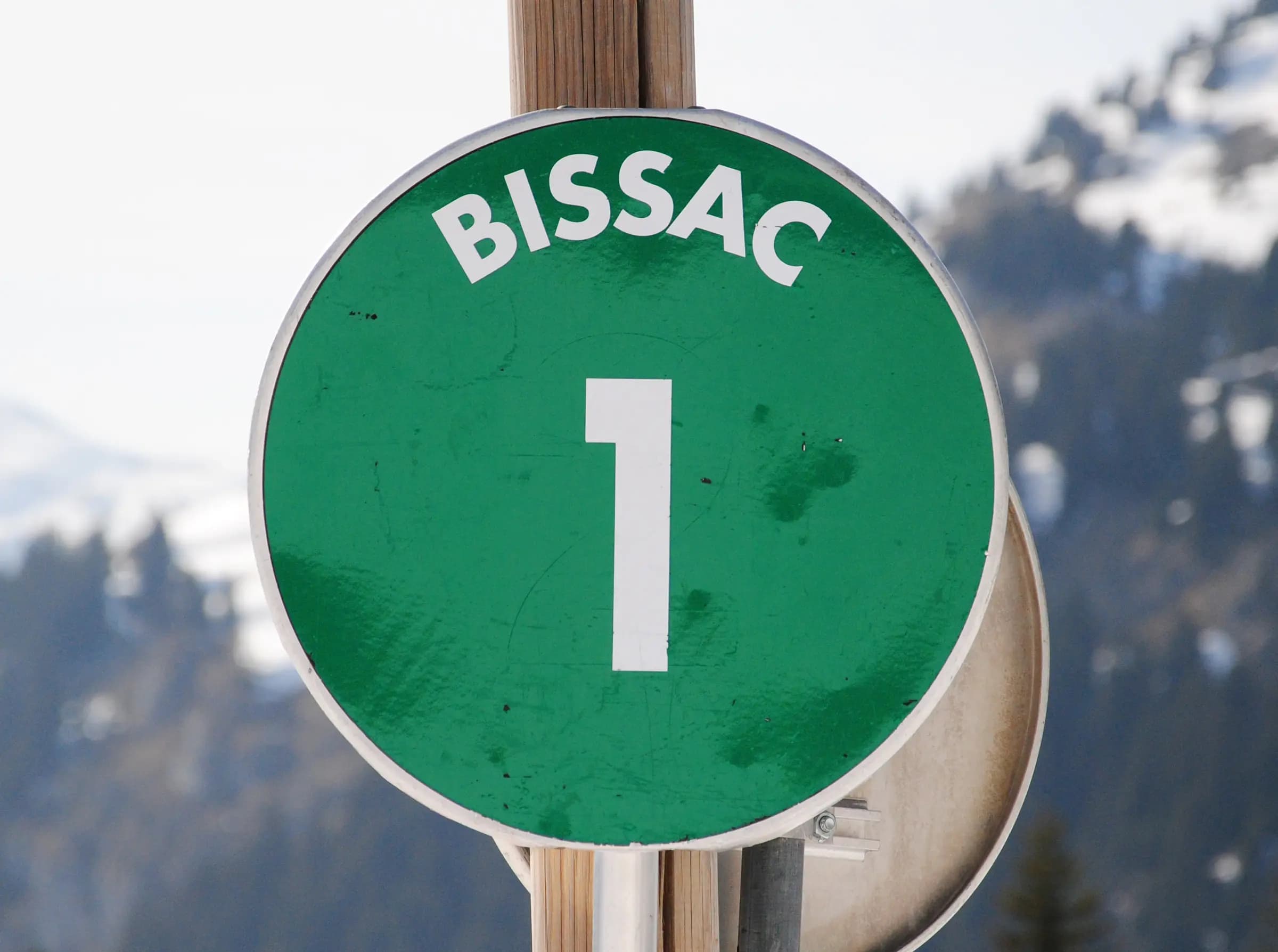 Sign at the side of the ski piste Bissac in Flaine, France
