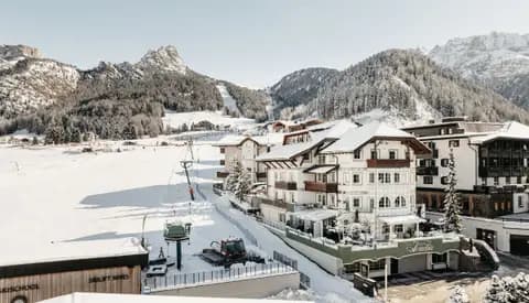 Exterior of the Hotel Acadia Mountain Home in Selva di Val Gardena.