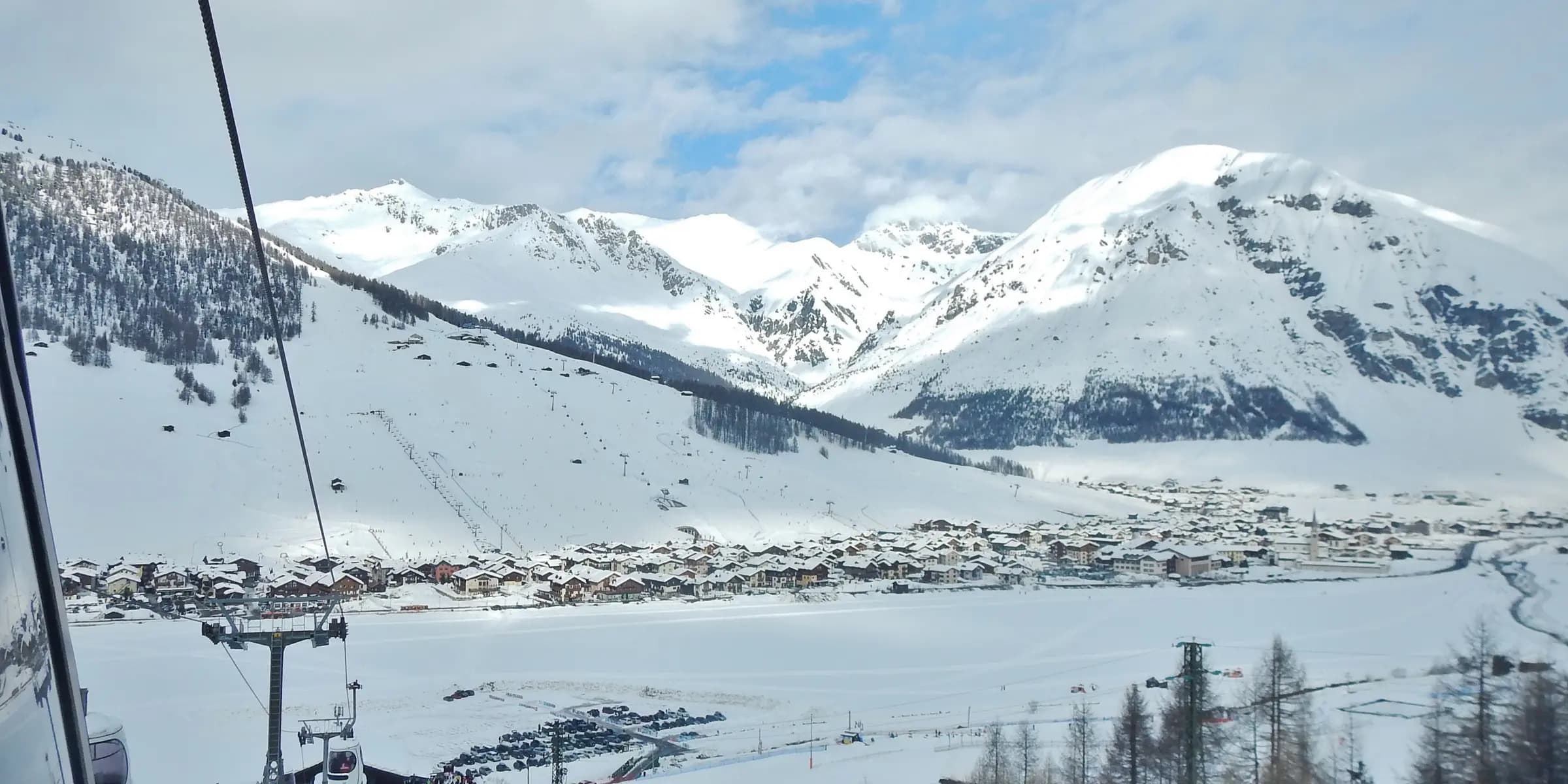 Ski Area Mottolino: View to Livigno