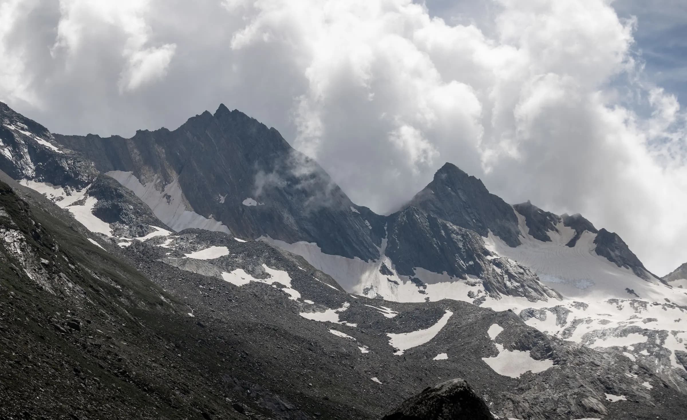 Breathtaking view of the snow-capped mountains in Obergurgl, Tirol, Austria.