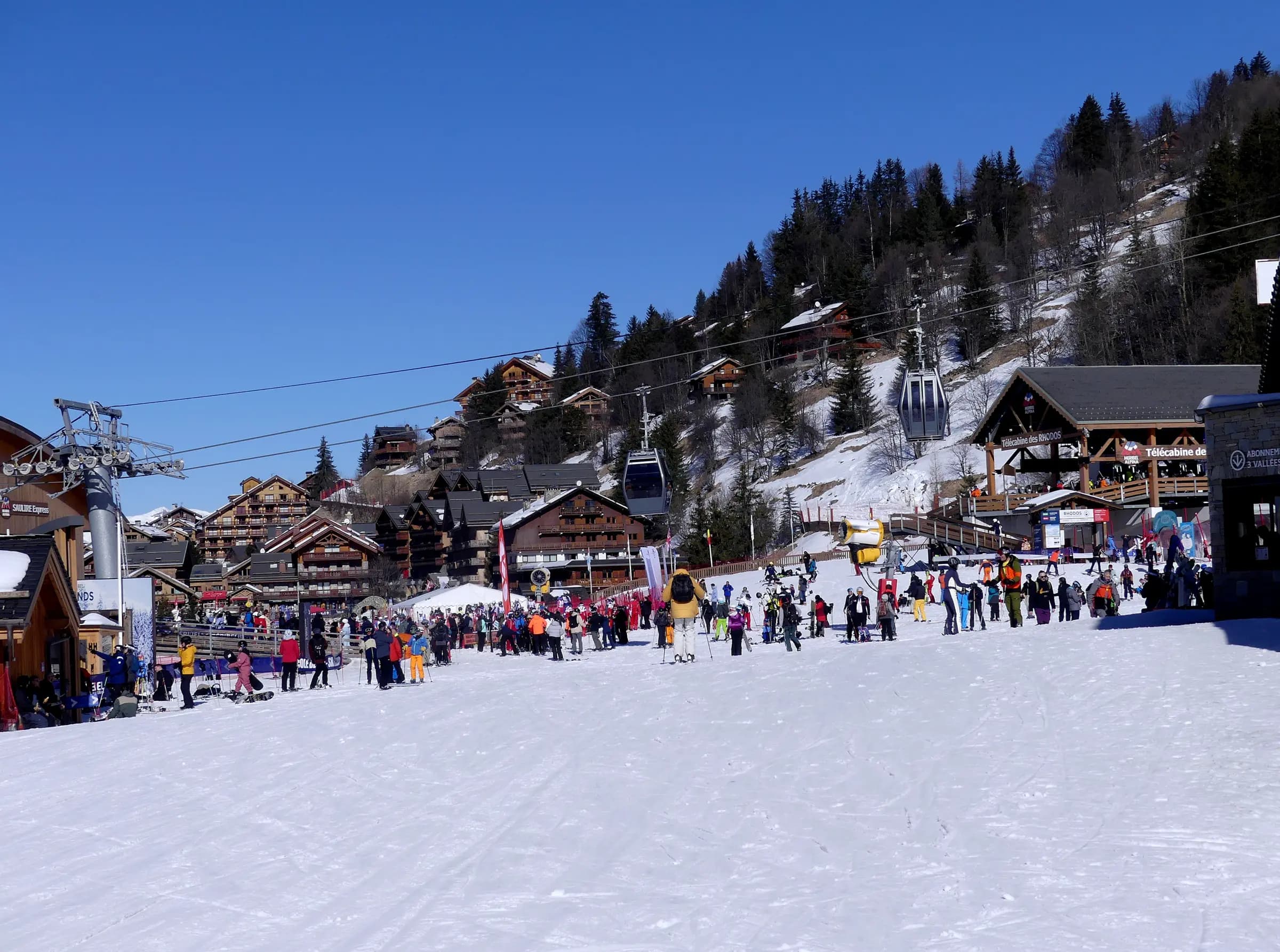 Sight, in winter, of Méribel-Centre base of the slopes, in Savoie , France .