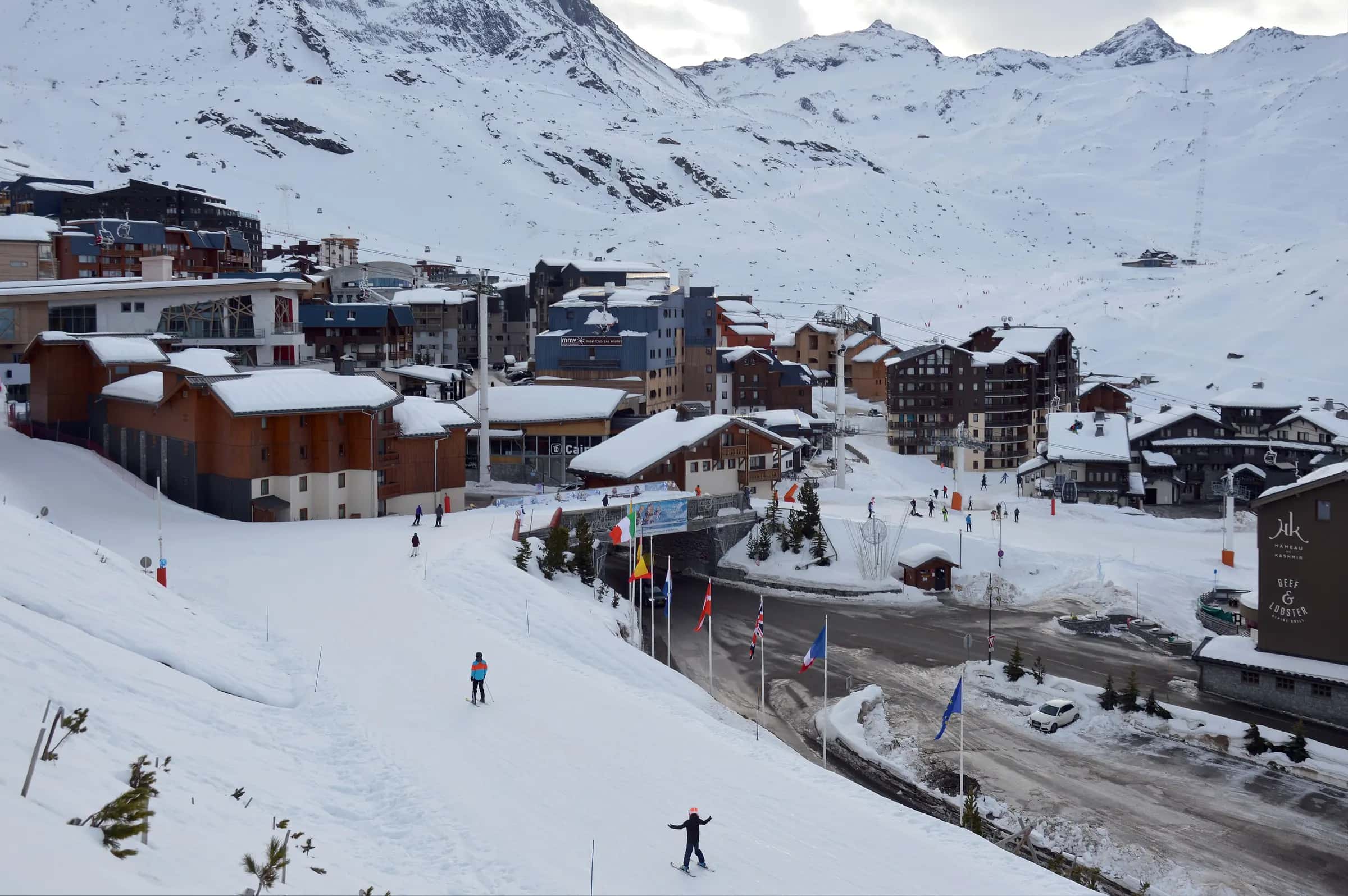 Entering Val Thorens on the Traversée de Montaulever slope